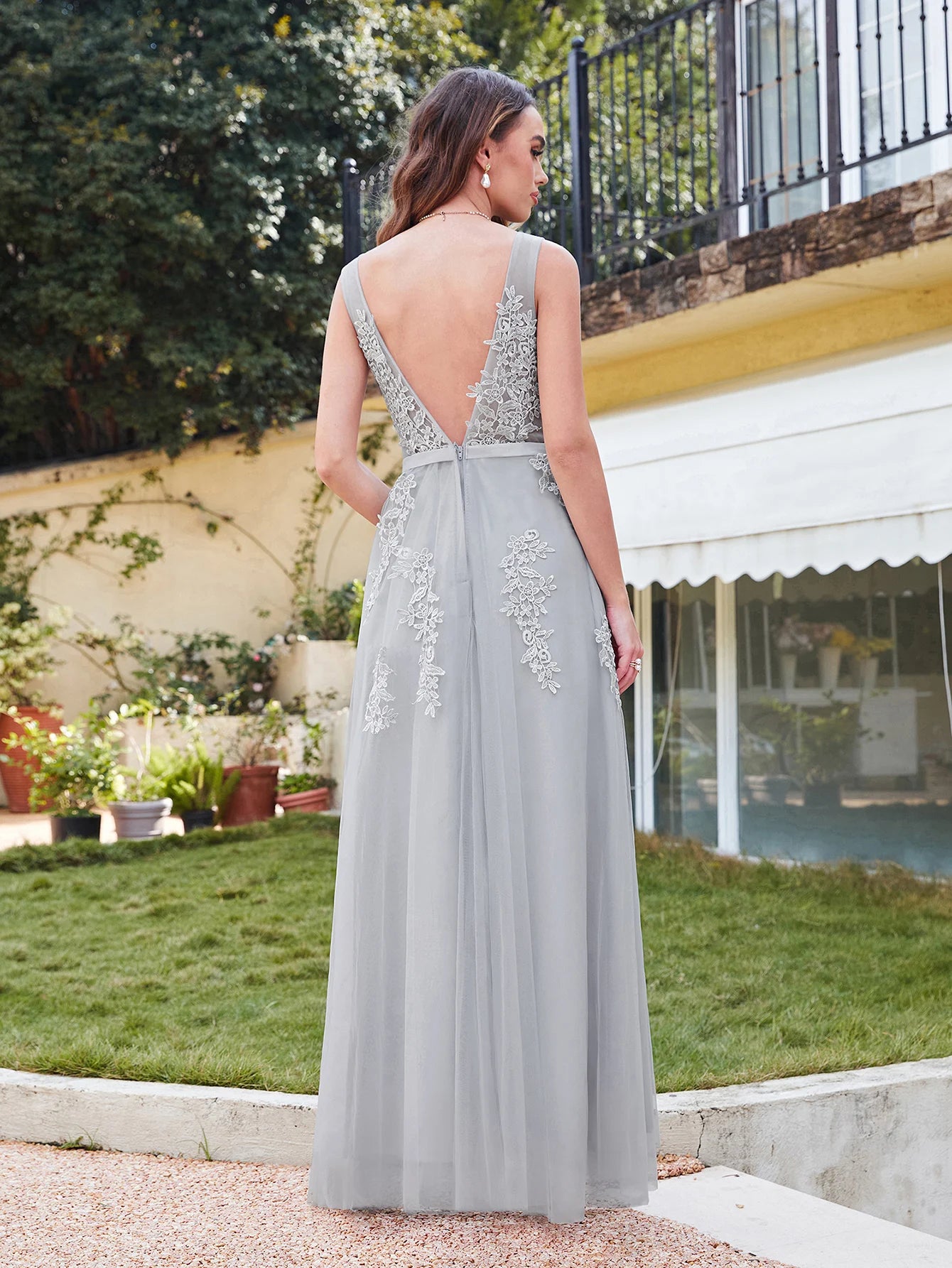 Women Burgundy Evening Dress Lace Appliques Tulle V-Neck Sexy Backless Prom Dresses A-Line Floor-Length Sleeveless Party Vestido