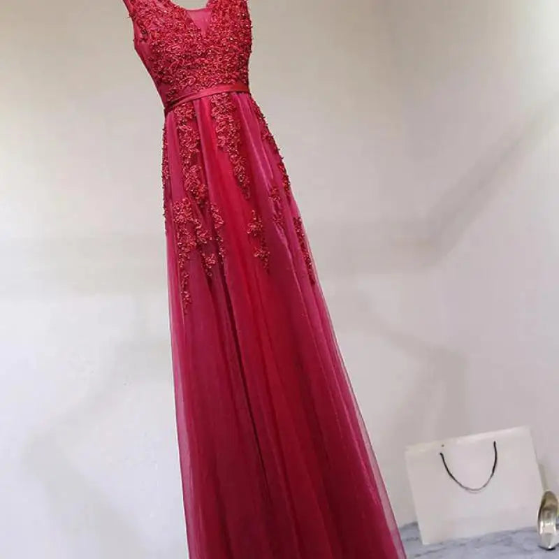 Women Burgundy Evening Dress Lace Appliques Tulle V-Neck Sexy Backless Prom Dresses A-Line Floor-Length Sleeveless Party Vestido
